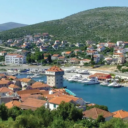 Stunning In Poljica With Kitchen * Poljica (Trogir)