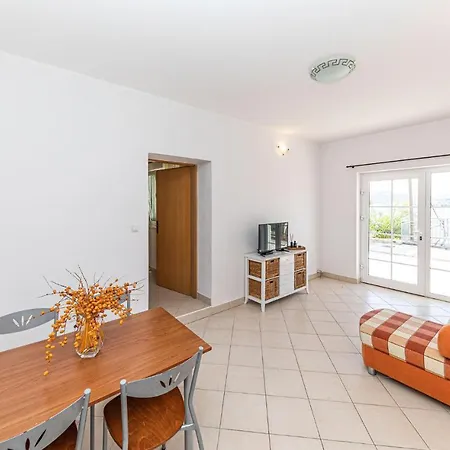 Stunning In Poljica With Kitchen Apartment
